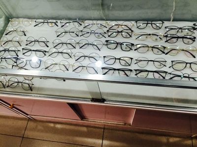 新鄉(xiāng)市配眼鏡指南 尋找價(jià)格公道的眼鏡店與選購策略